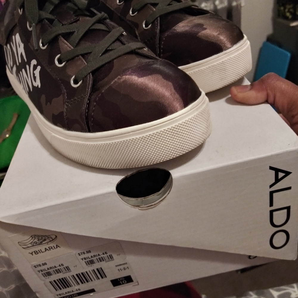 Shoes - Picture 4 of 5